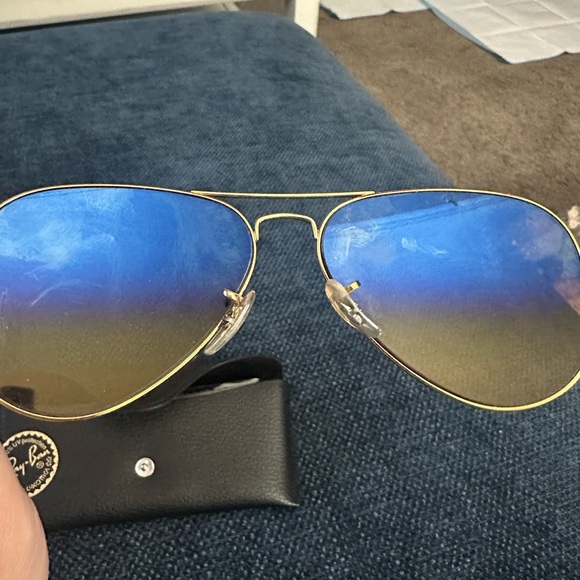 SOLD✨RAY-BAN Brown + Gold Classic Aviator Sunglasses - Picture 5 of 6